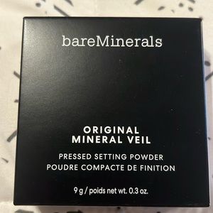 Bare Minerals setting powder - translucent. Brand new never opened